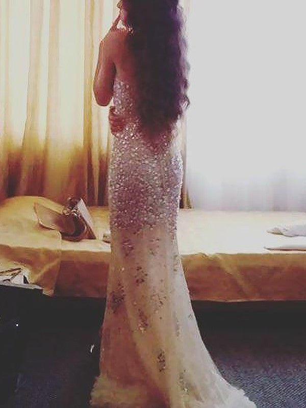 Vestidos de fiesta de gasa con escote corazón, sin mangas, corte recto/columna y bordados.