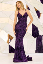 Vestido de graduación con lentejuelas y escote en V