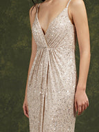 Vestido de dama de honor/baile de sirena con tirantes finos, escote en V y lentejuelas brillantes hasta el suelo.
