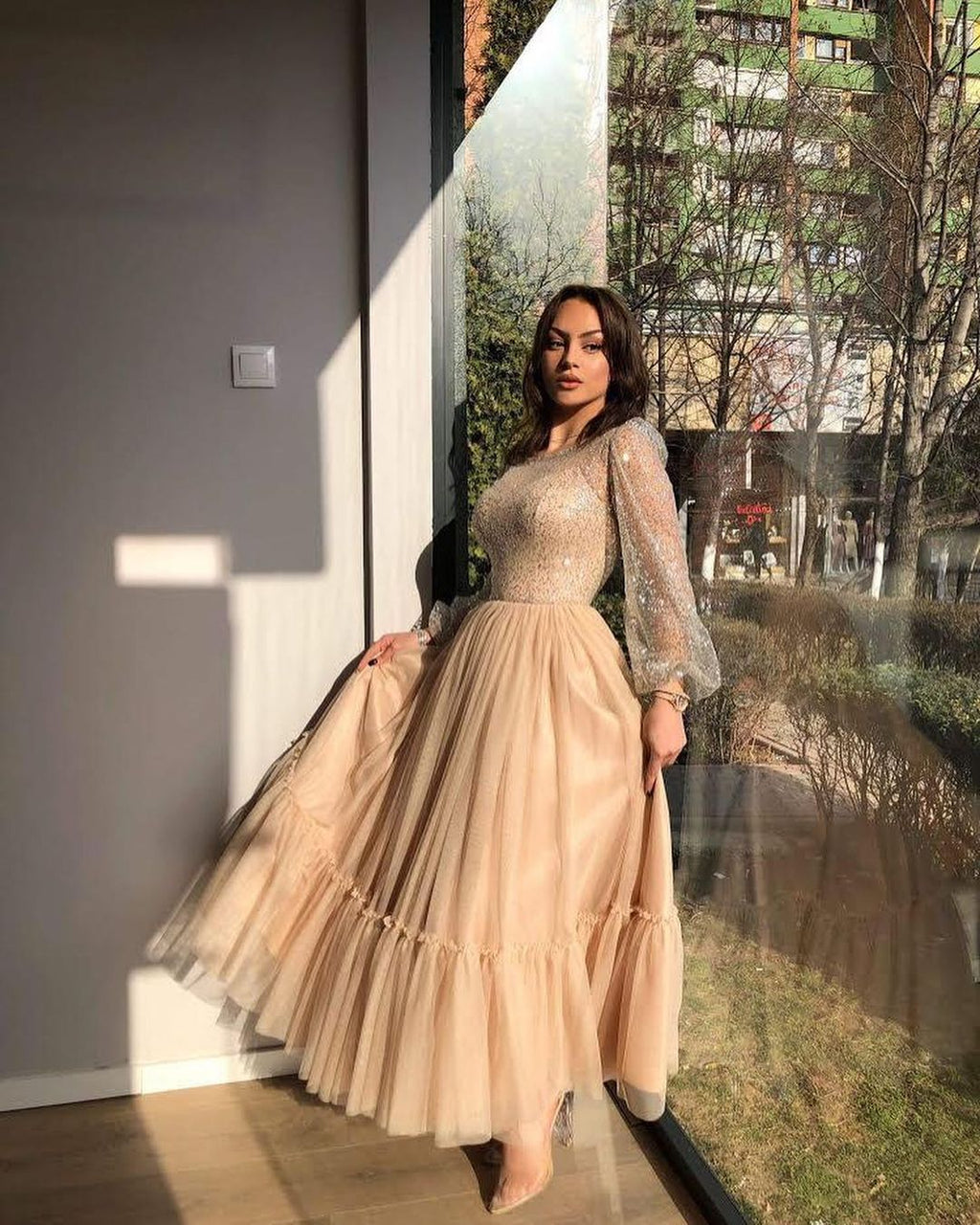 Vestidos de fiesta cortos de tul con lentejuelas, corte barco y mangas, estilo línea A, hasta la rodilla.