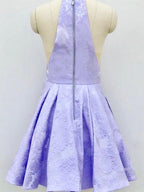Robe de bal courte trapèze à col V profond et sans manches