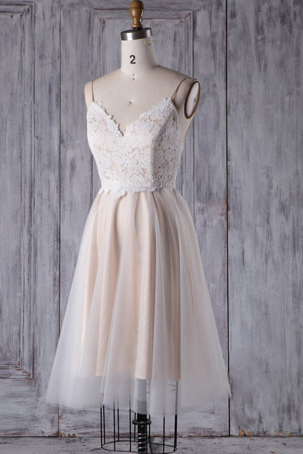 Vestido de novia corto de corte A con tirantes finos y encaje de tul