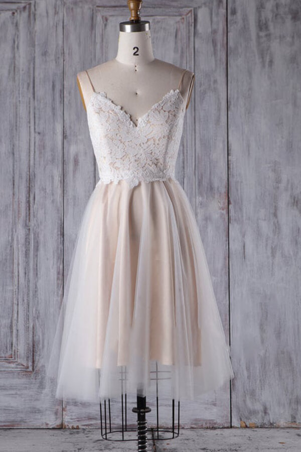 Vestido de novia corto de corte A con tirantes finos y encaje de tul