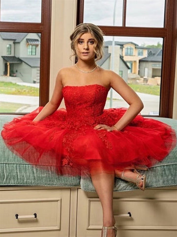 Robe de bal rouge courte trapèze sans bretelles en dentelle et tulle