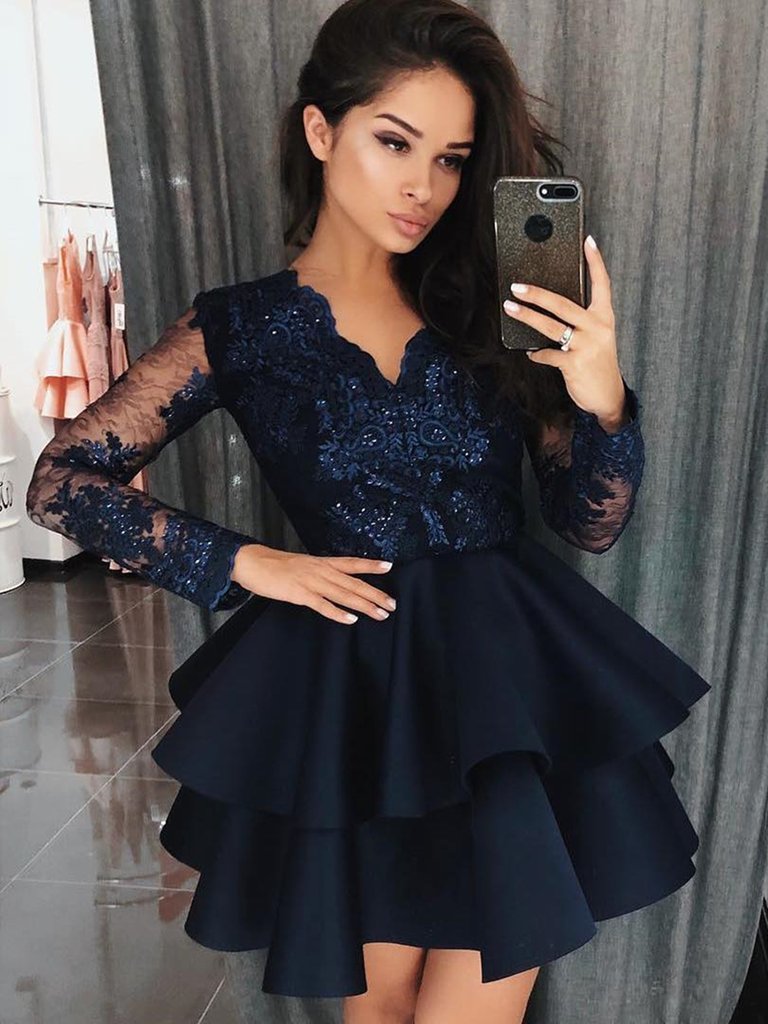 Robes de bal courtes en dentelle à col en V et manches