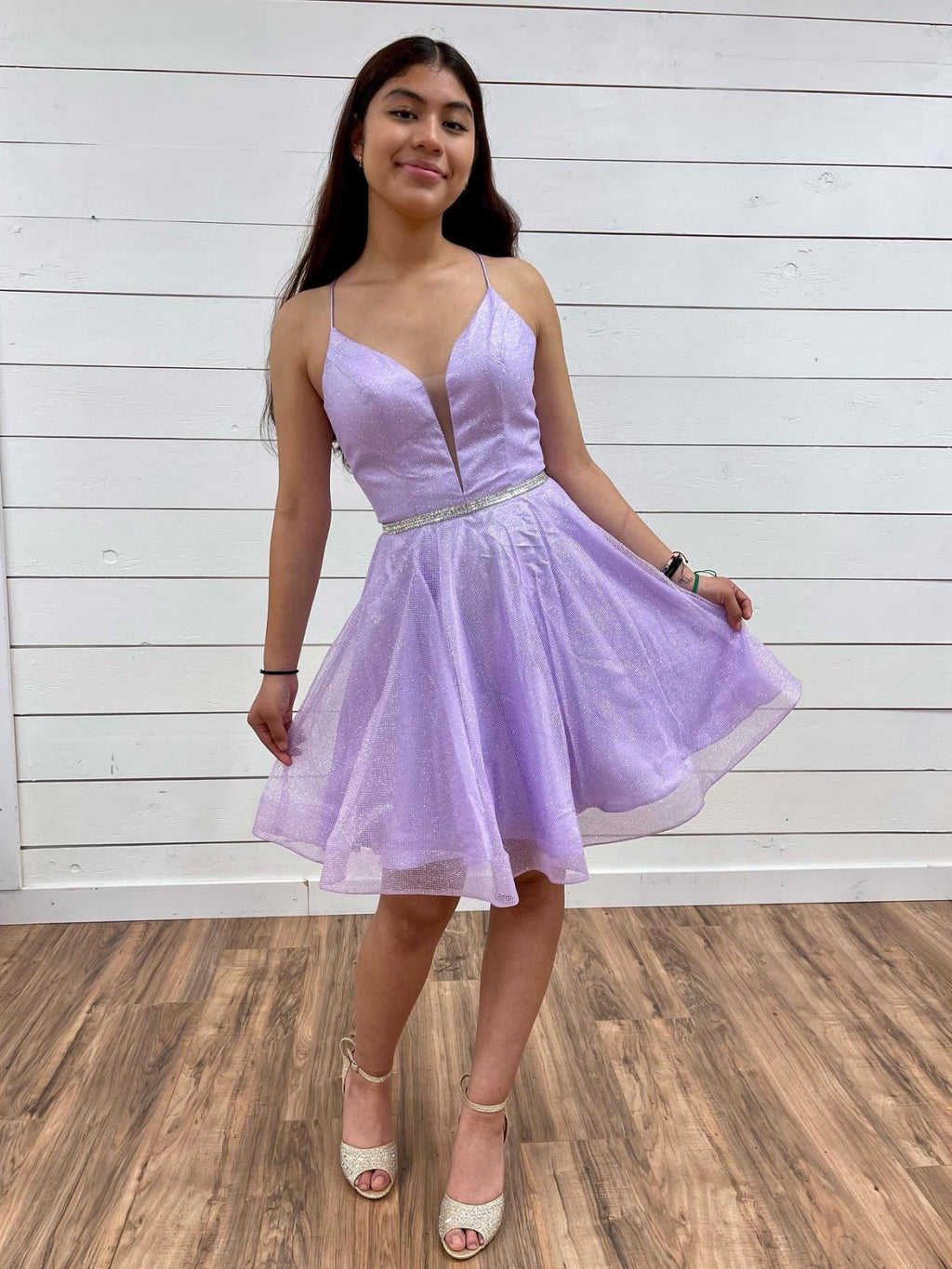 Robes de bal courtes trapèze en tulle dos nu à col V et décolleté en V, robes de soirée lilas
