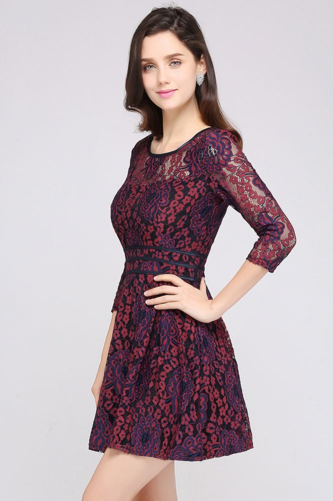 Robes de cocktail courtes en dentelle à décolleté trapèze et col rond