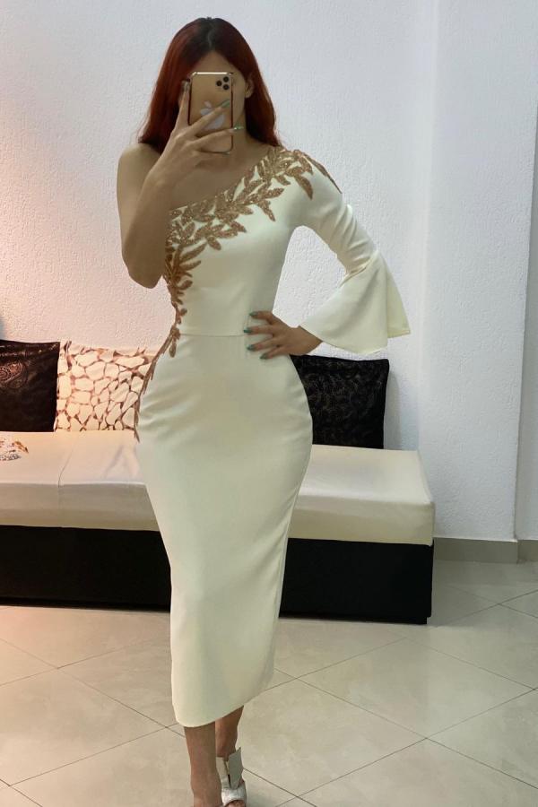 Robe de soirée courte sirène asymétrique en satin à manches