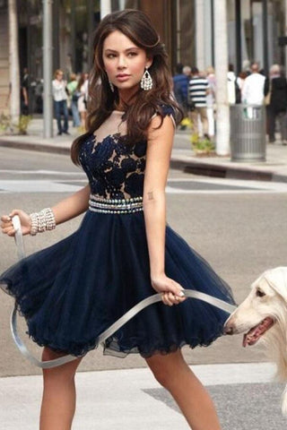 Robe courte bleu marine pour le bal de promo avec appliques et perles PG190