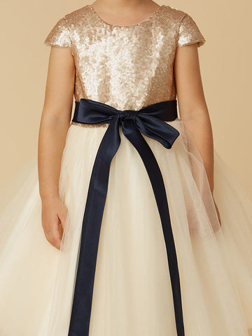 Robe de demoiselle d'honneur courte princesse en tulle à sequins avec col bijou et manches