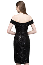 Robes de bal noires courtes à paillettes, fourreau et épaules dénudées