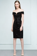 Robes de bal noires courtes à paillettes, fourreau et épaules dénudées