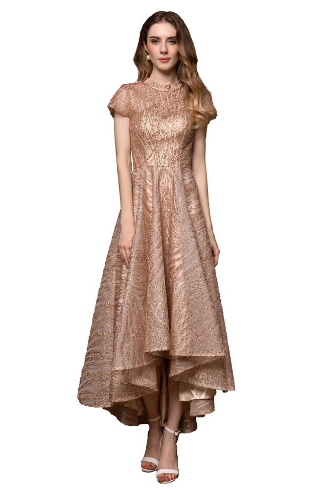 Robe cocktail courte à sequins et perles, coupe asymétrique.