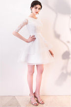 Vestido corto de fiesta blanco de encaje con volantes y mangas cortas PD063