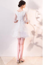 Vestido corto de fiesta blanco de encaje con volantes y mangas cortas PD063