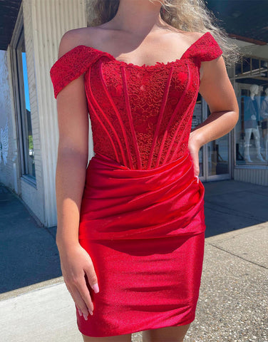 Robe fourreau corset à épaules dénudées pour le bal de promo