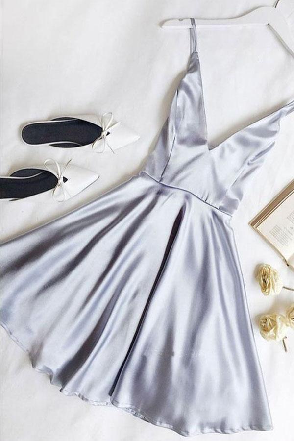 Robe de bal bleu clair en satin, coupe trapèze, col en V et poches, modèle PD258