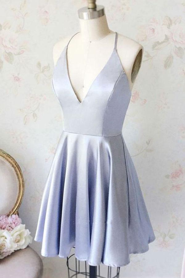 Robe de bal bleu clair en satin, coupe trapèze, col en V et poches, modèle PD258