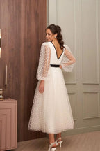 Robes de mariée simples à col en V et manches longues, arrivant à la cheville