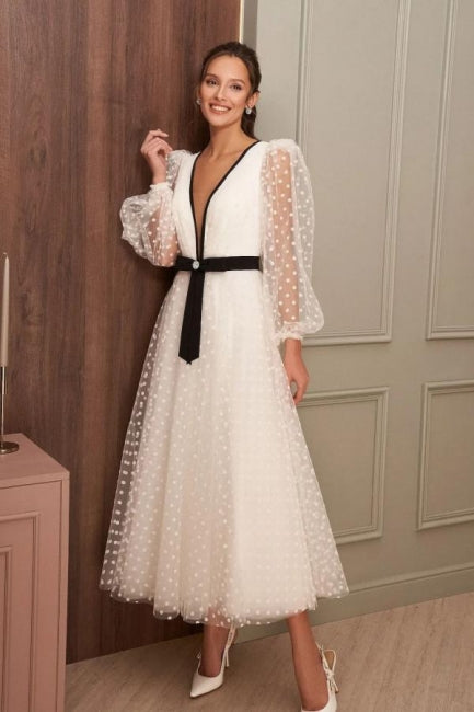 Robes de mariée simples à col en V et manches longues, arrivant à la cheville