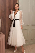Robes de mariée simples à col en V et manches longues, arrivant à la cheville