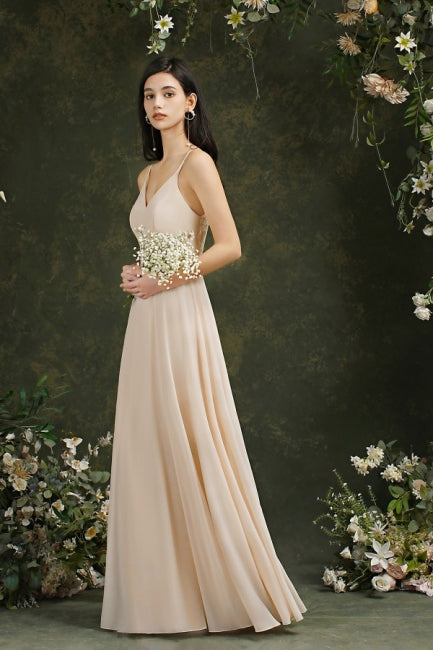 Robe de bal simple en satin champagne à fines bretelles spaghetti, sans manches, coupe trapèze et volants