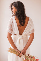 Robe de mariée simple longue trapèze dos nu sans manches col V en dentelle