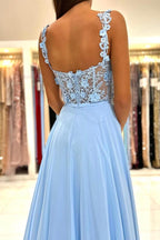 Vestido de fiesta sencillo, largo, de corte A, escote corazón, de gasa, encaje, espalda descubierta y abertura.