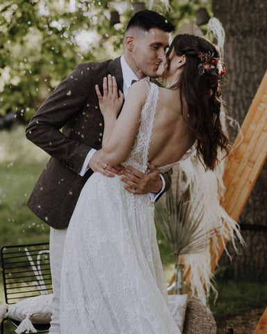 Vestidos de novia sencillos, largos, de corte A, con escote en V y espalda descubierta de encaje