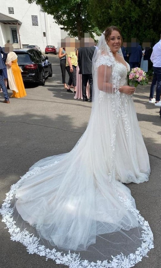 Vestidos de novia sencillos, largos, de corte A, con escote en V y mangas largas, con encaje.