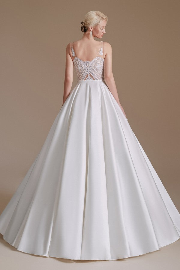 Vestido de novia sencillo, largo, de corte A, escote en V, de satén con apliques de encaje.