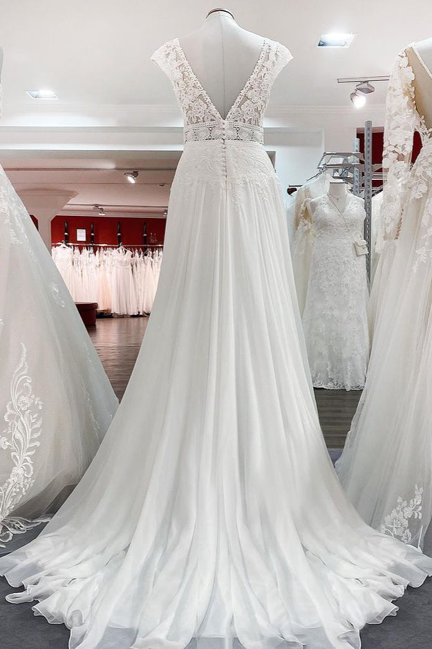 Vestido de novia sencillo largo de corte A con escote en V, apliques de tul y encaje