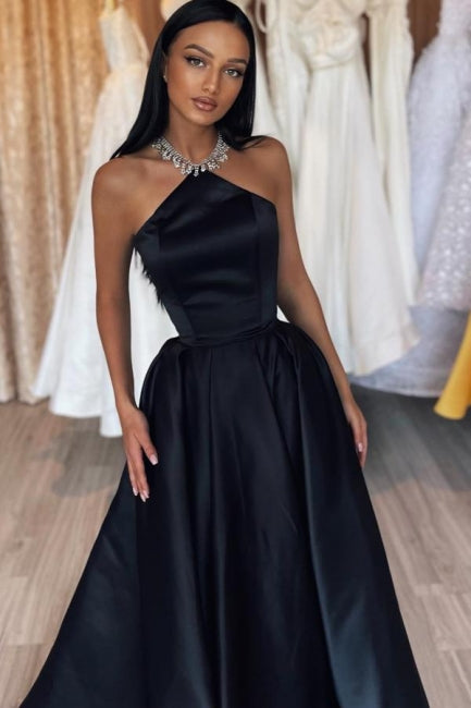 Robe de bal longue et simple noire en satin sans manches, coupe trapèze et dos nu
