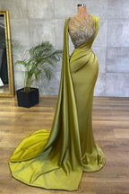 Robe de bal sirène longue et simple en satin ornée de bijoux