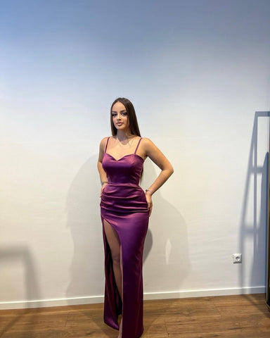 Robe de bal sirène simple et longue, bretelles spaghetti, col en V, sans manches, avec fente