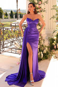 Vestido de fiesta largo, sencillo y sexy de satén morado sin tirantes con abertura