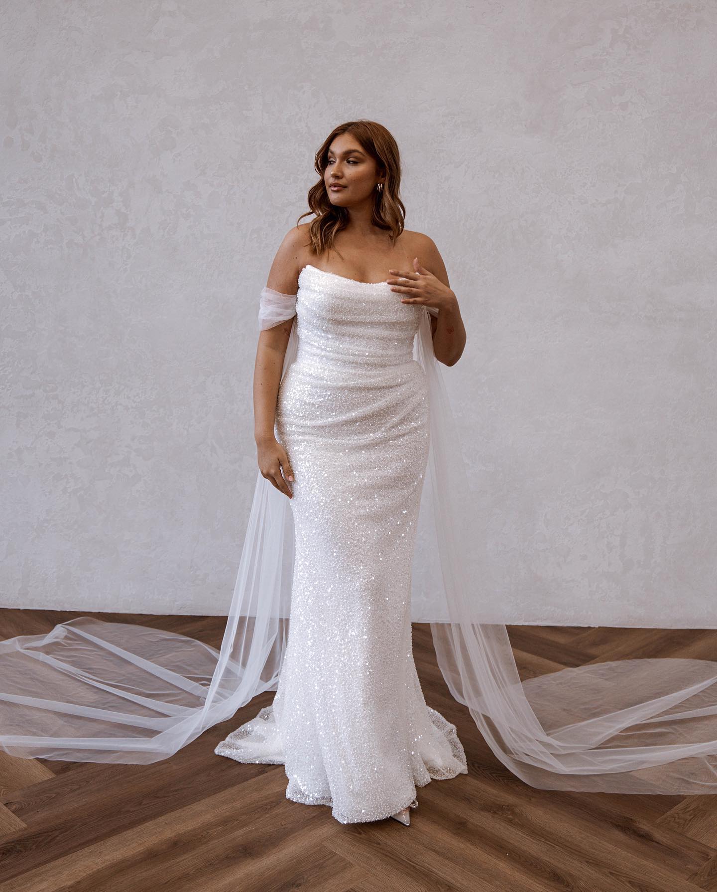 Robes de mariée sirène à paillettes, simples et à épaules dénudées