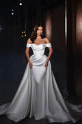 Robe de mariée simple en satin, coupe trapèze, sans manches, épaules dénudées, avec traîne amovible