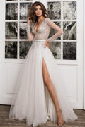 Robes de mariée trapèze à plis simples et sequins, col en V, manches longues et ourlet brossé 