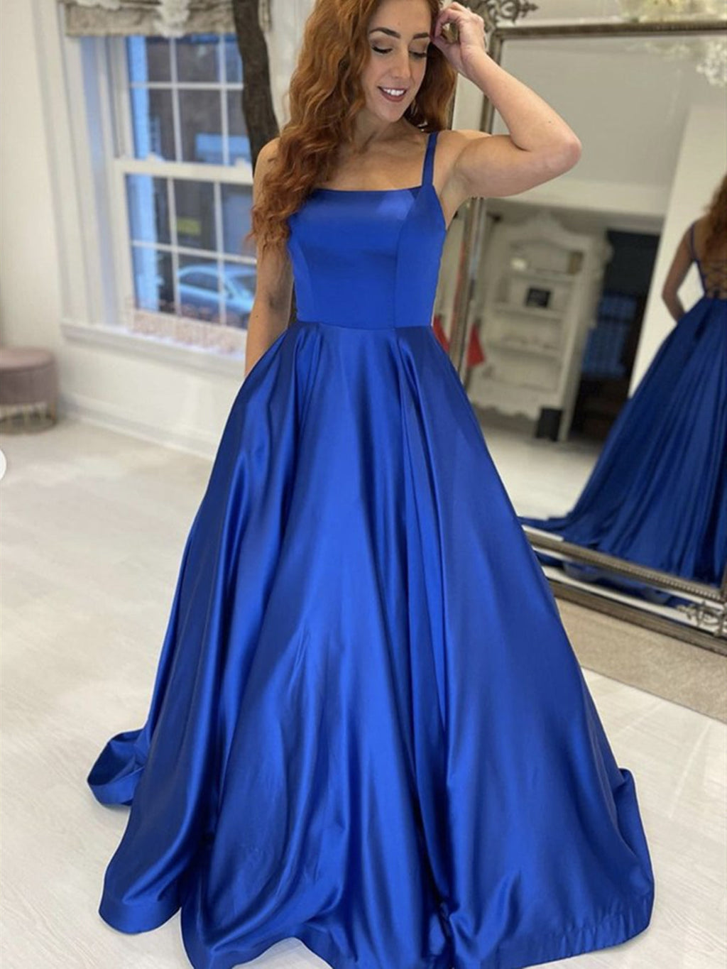 Vestidos de fiesta formales de graduación, sencillos, largos, de satén azul real, corte en A, sin espalda, para la noche o el baile de graduación.