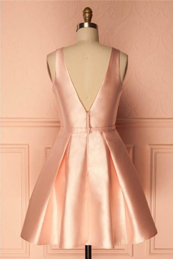 Robe de bal courte en satin simple avec nœud papillon PD146