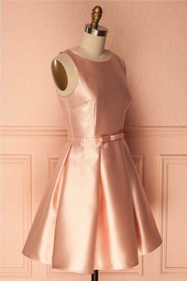 Robe de bal courte en satin simple avec nœud papillon PD146