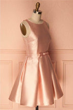 Robe de bal courte en satin simple avec nœud papillon PD146
