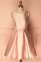 Robe de bal courte en satin simple avec nœud papillon PD146