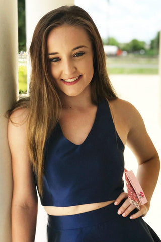 Vestido corto de satén sencillo de dos piezas azul marino para baile de bienvenida