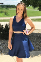 Robe courte bleu roi deux pièces en satin simple pour le bal de fin d'année