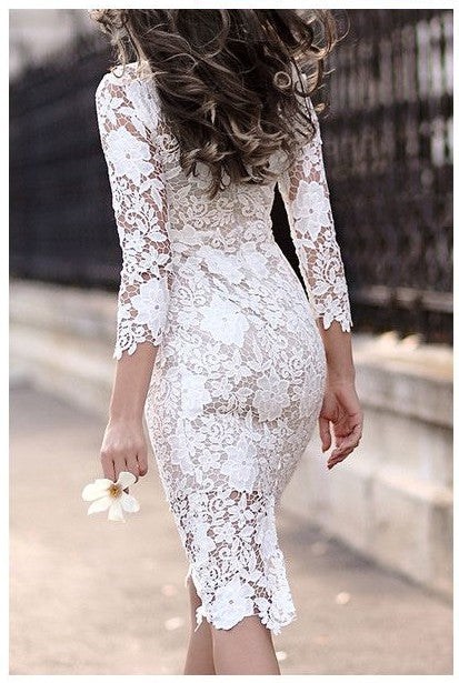 Robes de bal courtes fourreau simples en dentelle avec manches