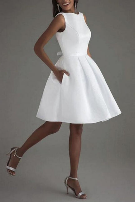 Robes de mariée blanches courtes, sans manches et dos nu, simples