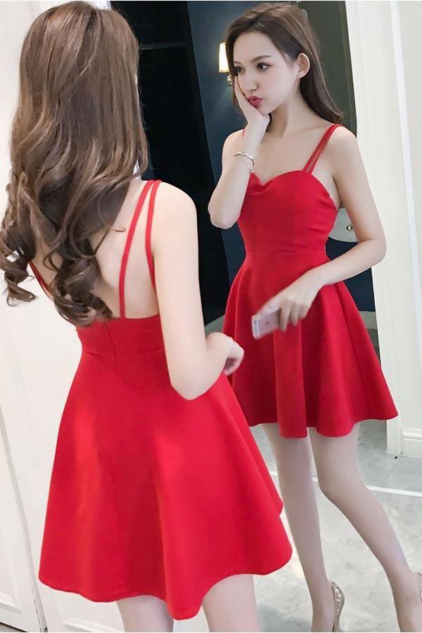 Vestidos de fiesta de satén rojo con escote corazón y tirantes sencillos
