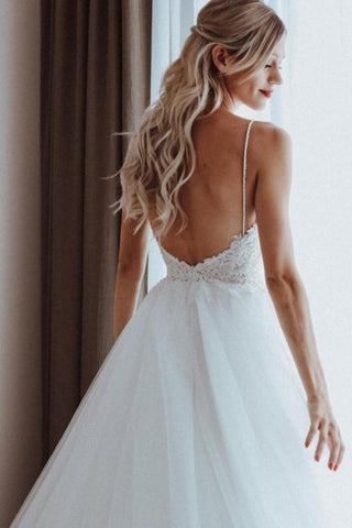 Vestidos de novia sencillos, sin mangas, corte en A, con escote corazón y encaje.